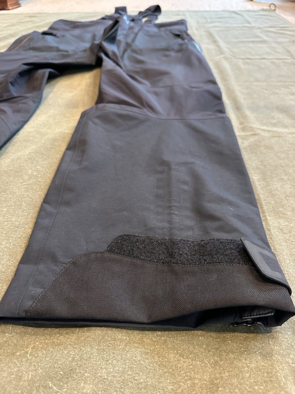 Simms ProDry Bibs (Gore-Tex Pro Shell) - Picture 14 of 16